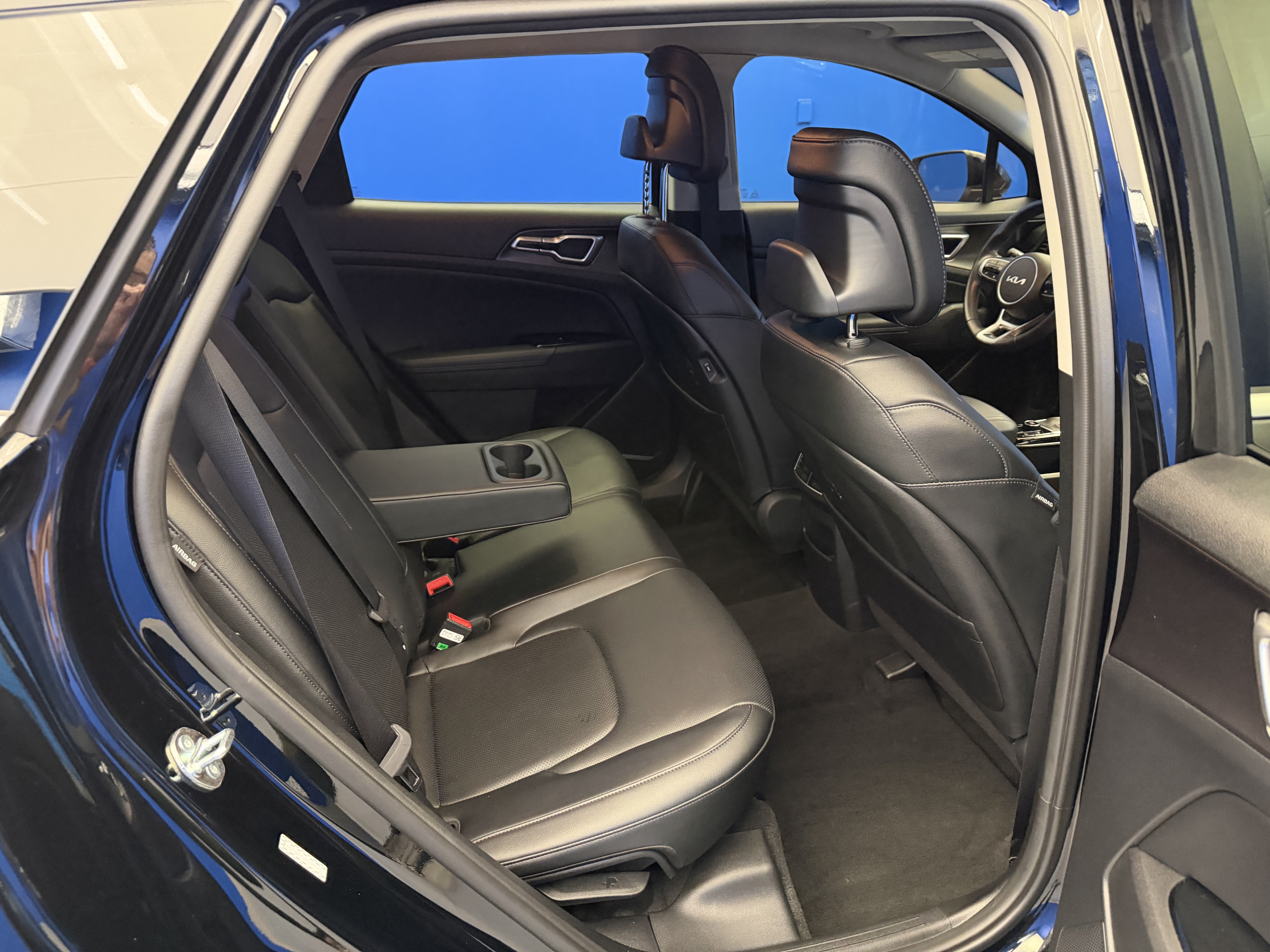 Used 2025 Kia Sportage EX FWD image 25