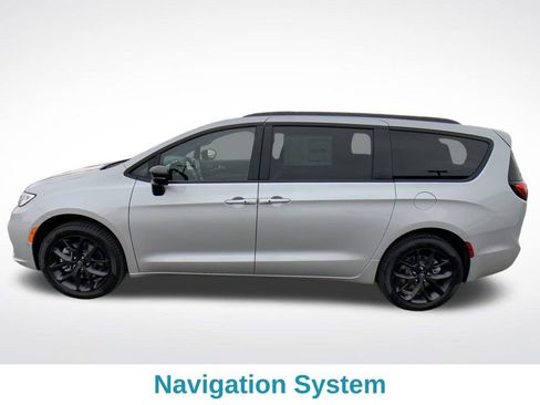 New 2026 Chrysler Pacifica Limited w/ S Appearance Package AWD/4WD image 3