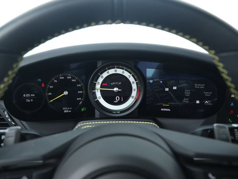 Used 2024 Porsche 911 GT3 RWD image 29