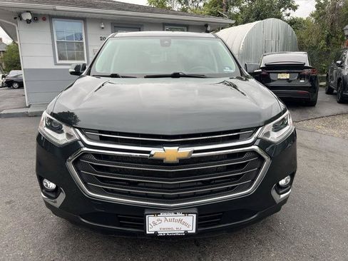 Used 2020 Chevrolet Traverse LT w/ Driver Confidence II Package AWD/4WD image 2
