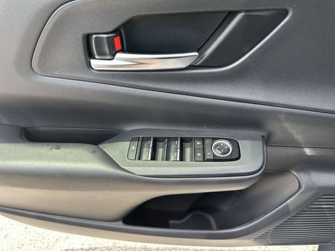 Used 2025 Toyota Prius Plug-In Hybrid FWD image 24