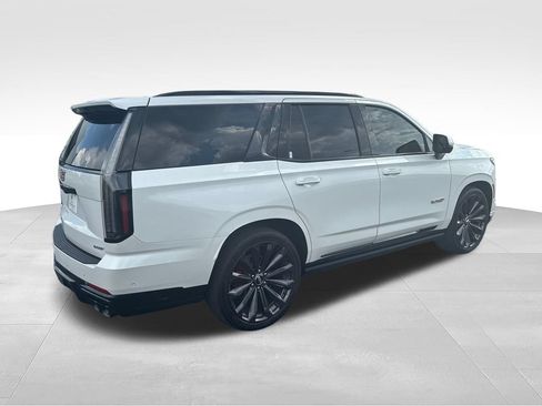 Used 2025 Cadillac Escalade V AWD/4WD image 5
