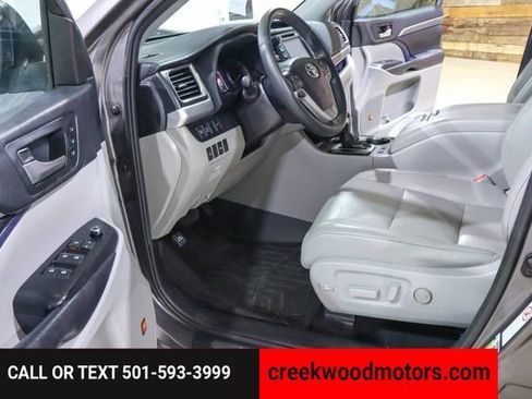 Used 2019 Toyota Highlander Limited FWD V6 1 Owner image 10