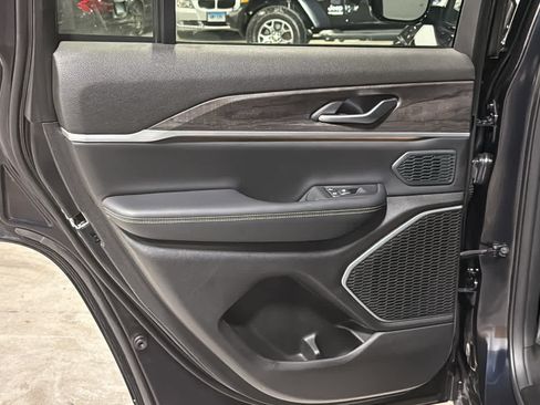 Used 2023 Jeep Grand Cherokee 4WD 4xe image 24