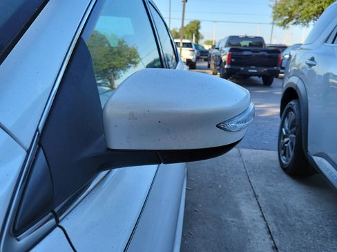 Used 2018 Nissan Sentra SR image 4