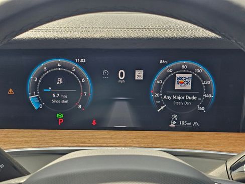 Certified 2025 Volkswagen Tiguan SEL R-Line AWD/4WD image 17