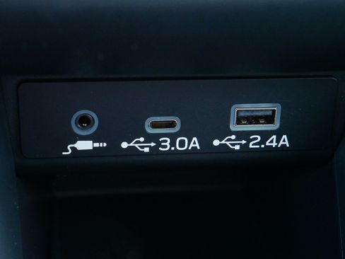 Used 2024 Subaru Outback Premium AWD/4WD image 32