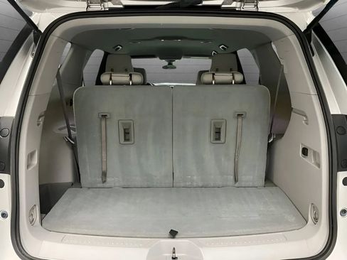Used 2017 GMC Acadia SLE w/ LPO, Cargo Package FWD image 12