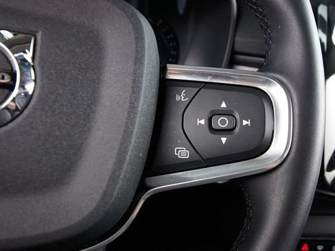 Certified 2026 Volvo XC40 B5 Plus AWD/4WD image 18