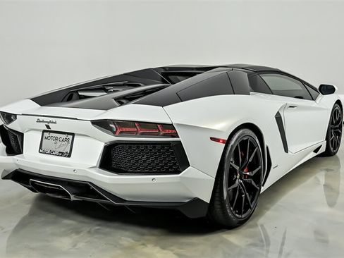 Used 2017 Lamborghini Aventador LP 700-4 AWD/4WD image 11