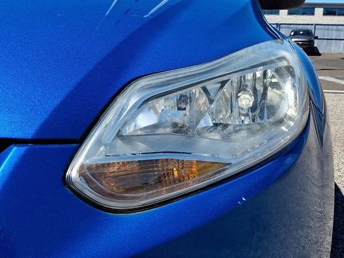 Used 2014 Ford Focus SE FWD image 9