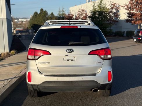 Used 2014 Kia Sorento LX image 5