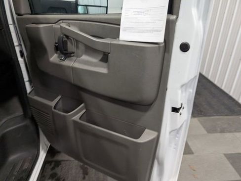 Used 2022 Chevrolet Express 3500 w/ Power Convenience Package RWD image 19
