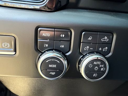 Used 2022 GMC Sierra 1500 AT4 w/ AT4 Premium Package image 23