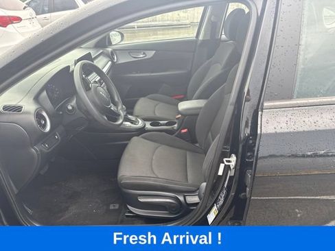 Used 2024 Kia Forte LXS FWD image 2