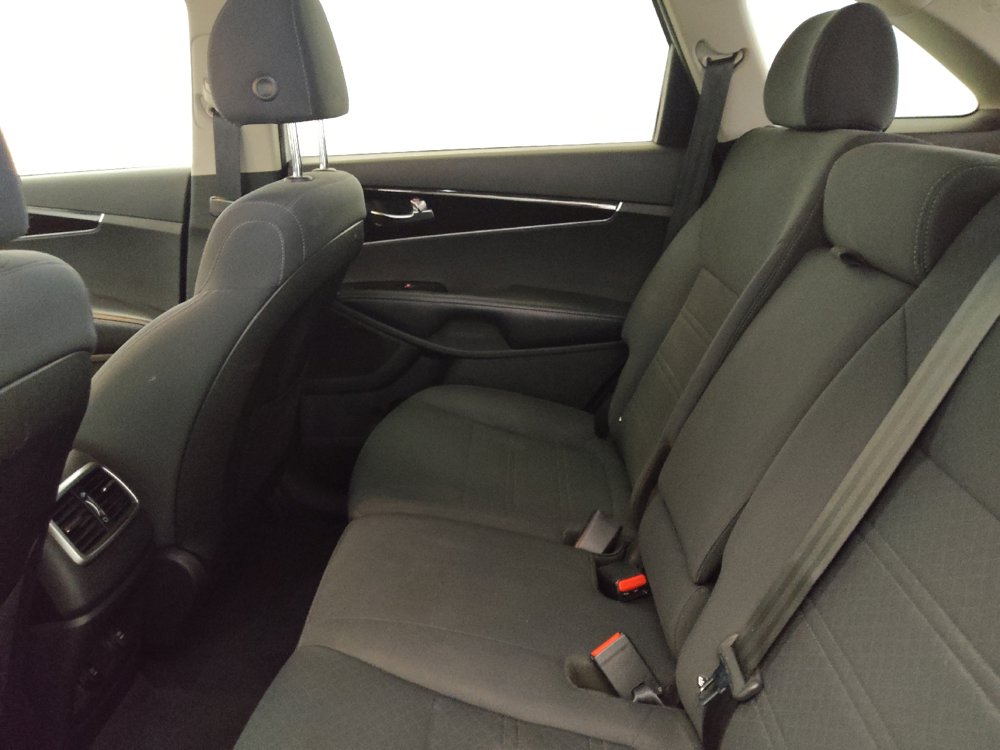 Used 2019 Kia Sorento AWD V6 image 18