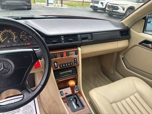 Used 1989 Mercedes-Benz 300 CE Coupe image 38