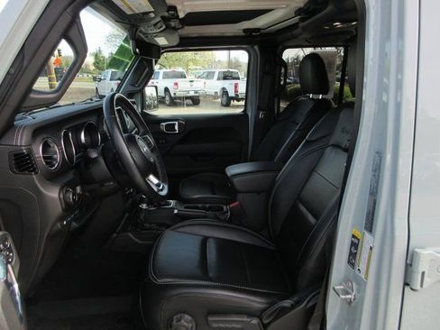 Used 2023 Jeep Wrangler Unlimited Sahara w/ Cold Weather Group image 12