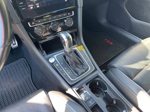 Used 2018 Volkswagen Golf R 4-Door image 24