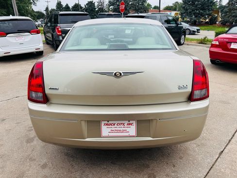Used 2006 Chrysler 300 Touring AWD/4WD image 4