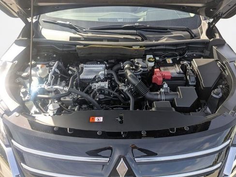 New 2026 Mitsubishi Outlander SEL image 10