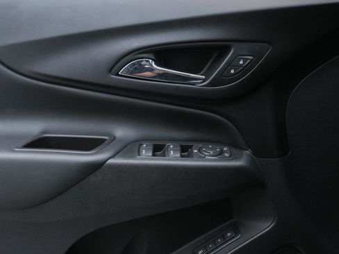 Used 2021 Chevrolet Equinox LT FWD image 15
