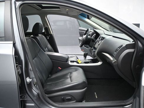 Used 2015 Nissan Altima 2.5 SL w/ Technology Package FWD image 18