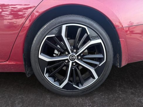 Used 2023 Nissan Altima 2.5 SR w/ SR Premium Package image 9