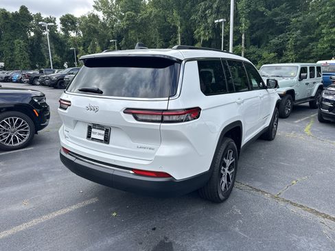 Used 2025 Jeep Grand Cherokee L Limited AWD/4WD image 9