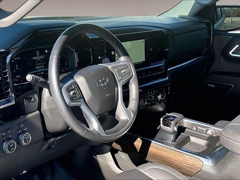 Used 2022 Chevrolet Silverado 1500 RST image 18