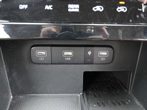 Used 2024 Kia Carnival SX Prestige FWD image 29
