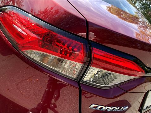 Used 2022 Toyota Corolla LE FWD image 26