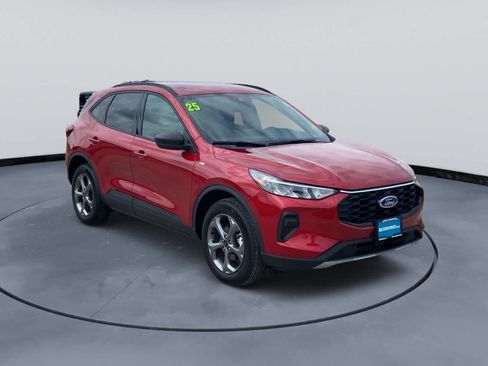 Used 2025 Ford Escape ST-Line w/ Tech Pack #1 AWD/4WD image 2