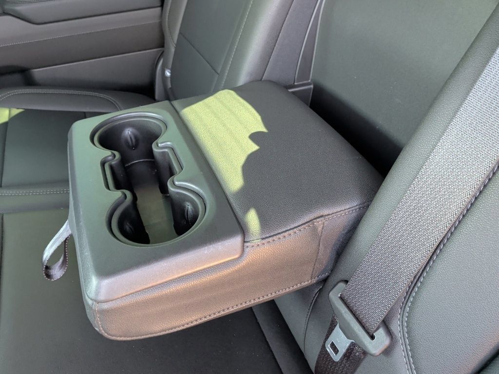 Used 2022 Chevrolet Silverado 1500 LTZ AWD/4WD image 39