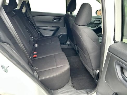 Used 2024 Nissan Rogue S FWD image 29
