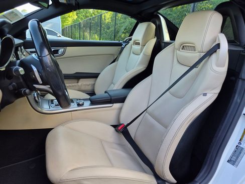 Used 2017 Mercedes-Benz SLC 300 image 16
