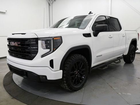 Used 2023 GMC Sierra 1500 Elevation AWD/4WD image 3