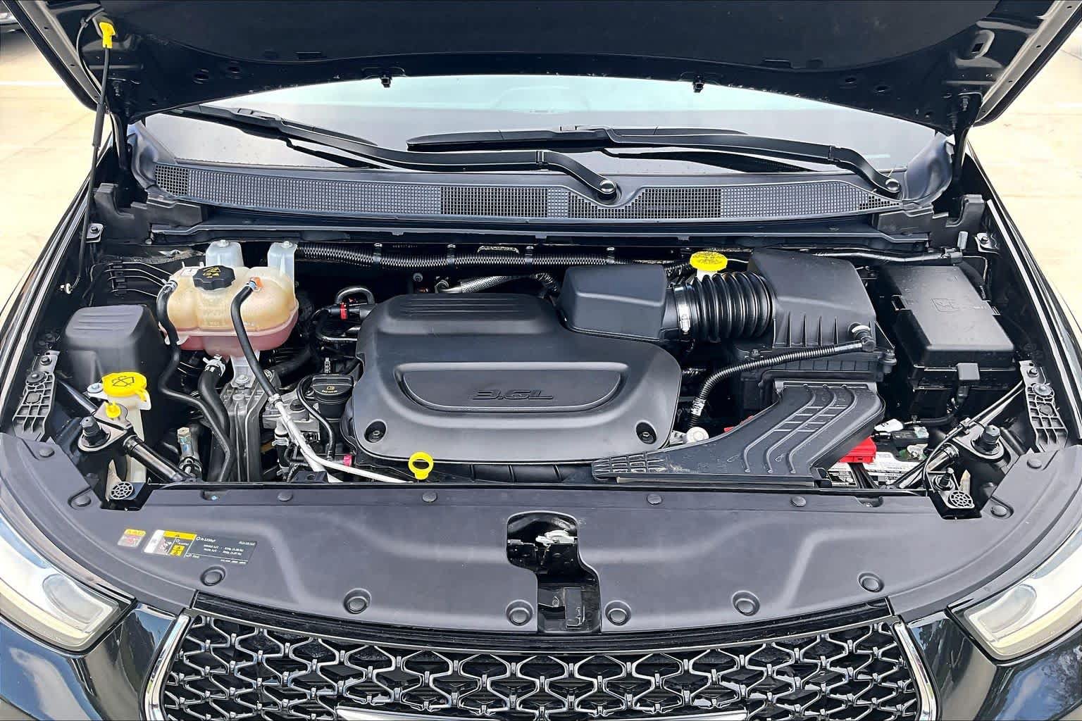 Used 2023 Chrysler Pacifica Touring-L FWD image 30