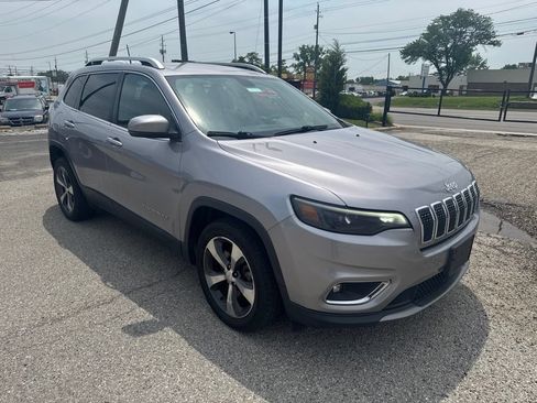 Used 2019 Jeep Cherokee Limited FWD image 10