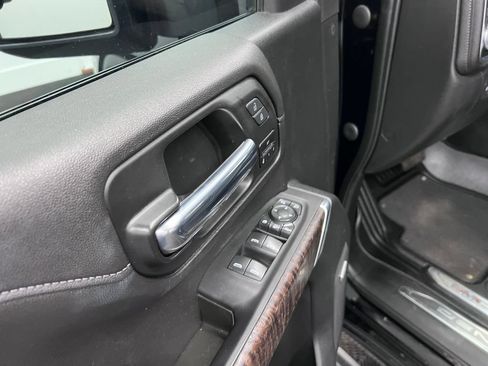 Used 2021 GMC Sierra 2500 Denali w/ Denali Black Diamond Edition AWD/4WD image 12