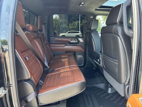 Used 2024 GMC Sierra 3500 Denali Ultimate AWD/4WD image 27