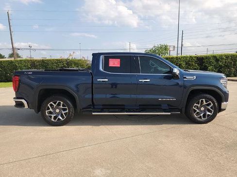 Used 2023 GMC Sierra 1500 SLT AWD/4WD image 4