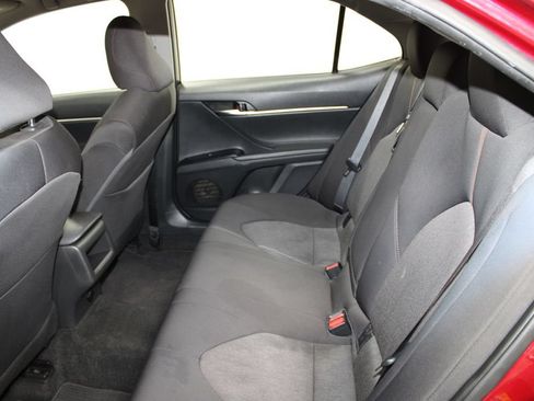 Used 2018 Toyota Camry LE FWD image 22