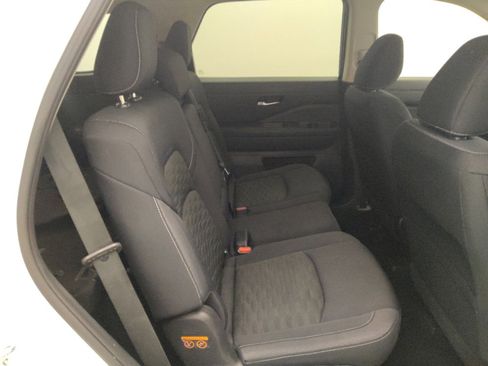 Used 2022 Nissan Pathfinder SV FWD image 19