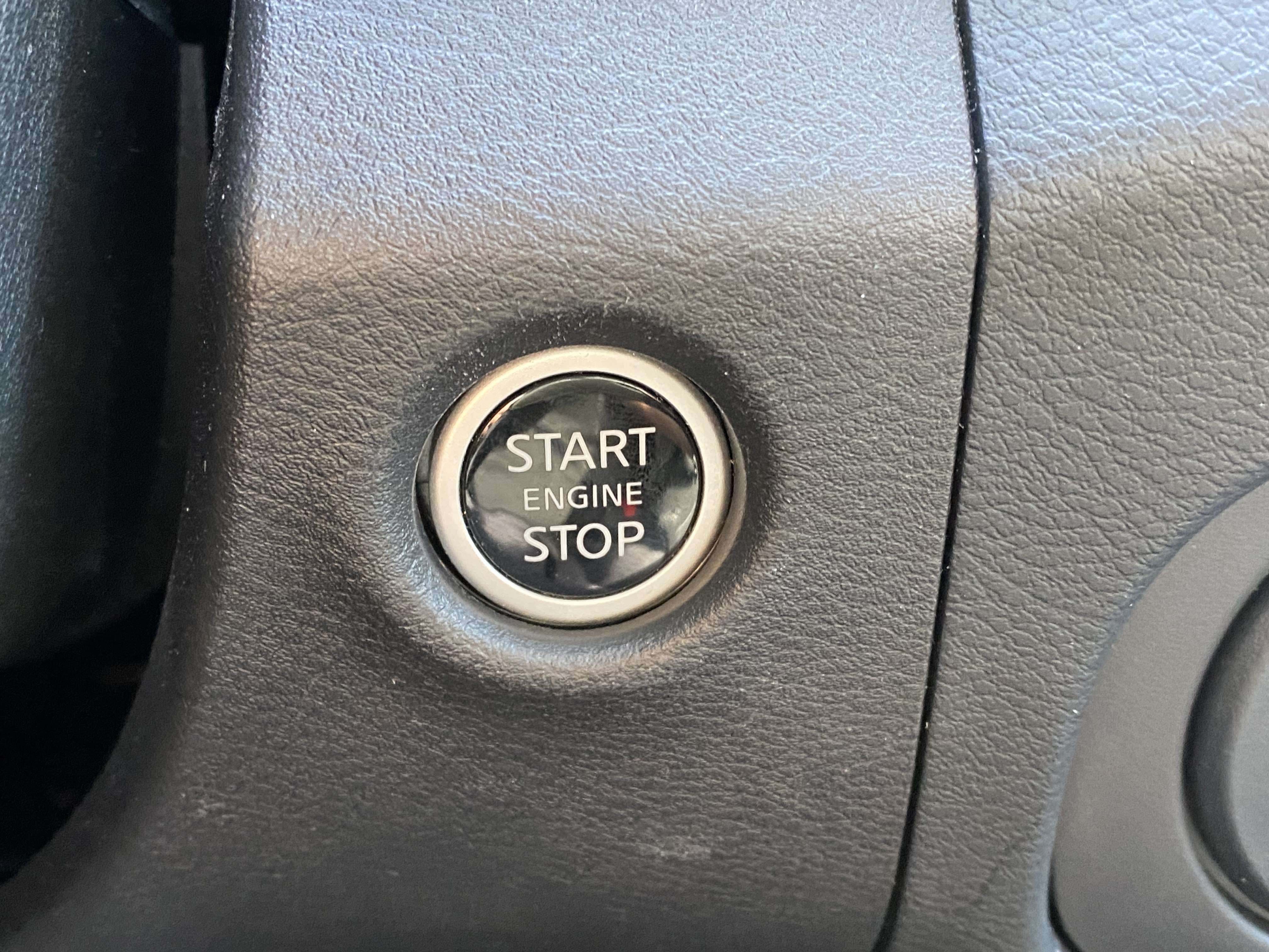 Used 2024 Nissan Frontier S RWD image 23