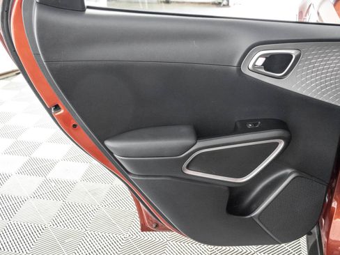 Used 2024 Kia Soul LX FWD image 34