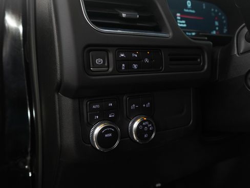 Used 2023 GMC Yukon SLT image 24