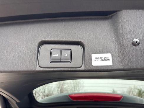 Used 2025 Nissan Rogue SV AWD/4WD image 14