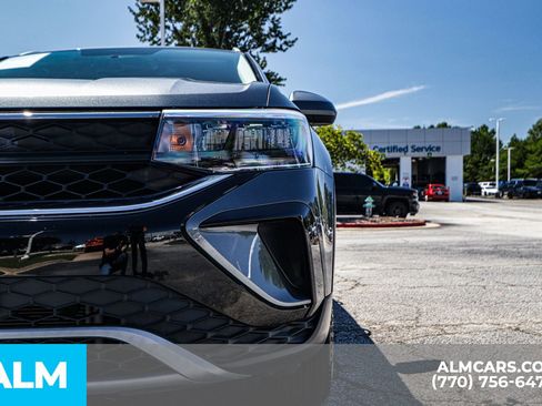 Used 2022 Volkswagen Taos SE image 17