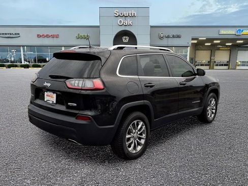 Used 2019 Jeep Cherokee Latitude Plus w/ Cold Weather Group AWD/4WD image 3